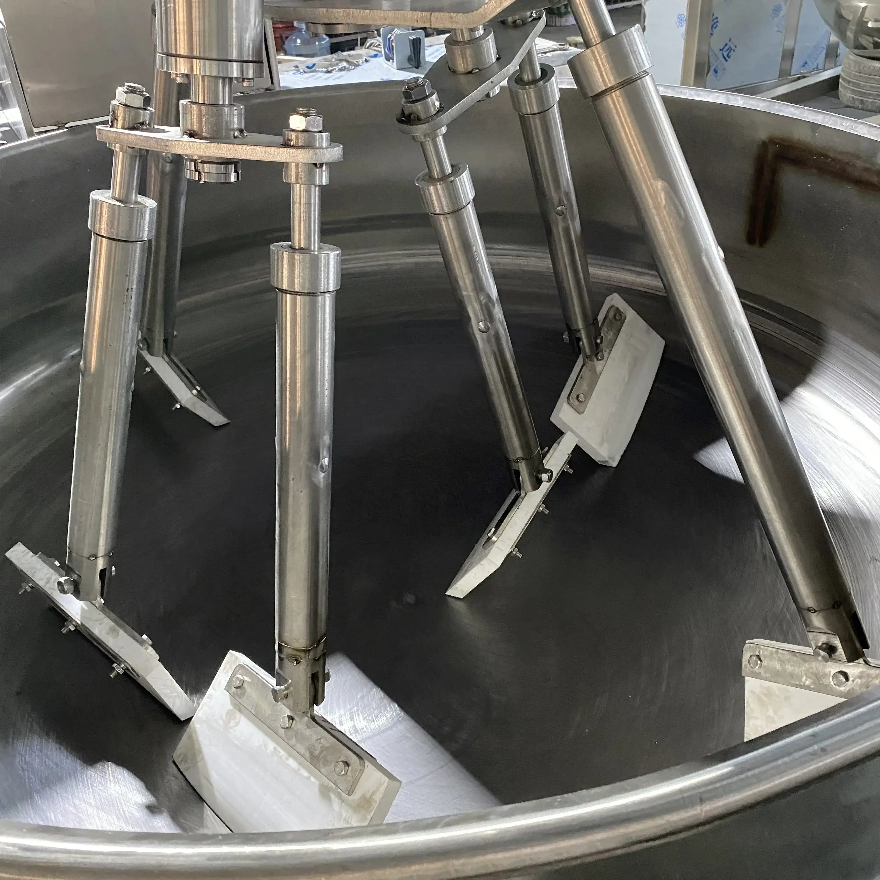 Automatic Tilting Planetary Cooking Mixer Machine